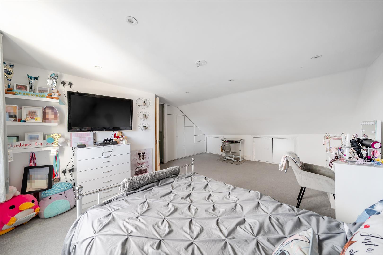 Phillip Street, Manselton, Swansea, SA5 9NL